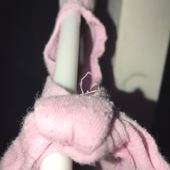 Pink hole in shoulder shirt - Picture 2 of 3